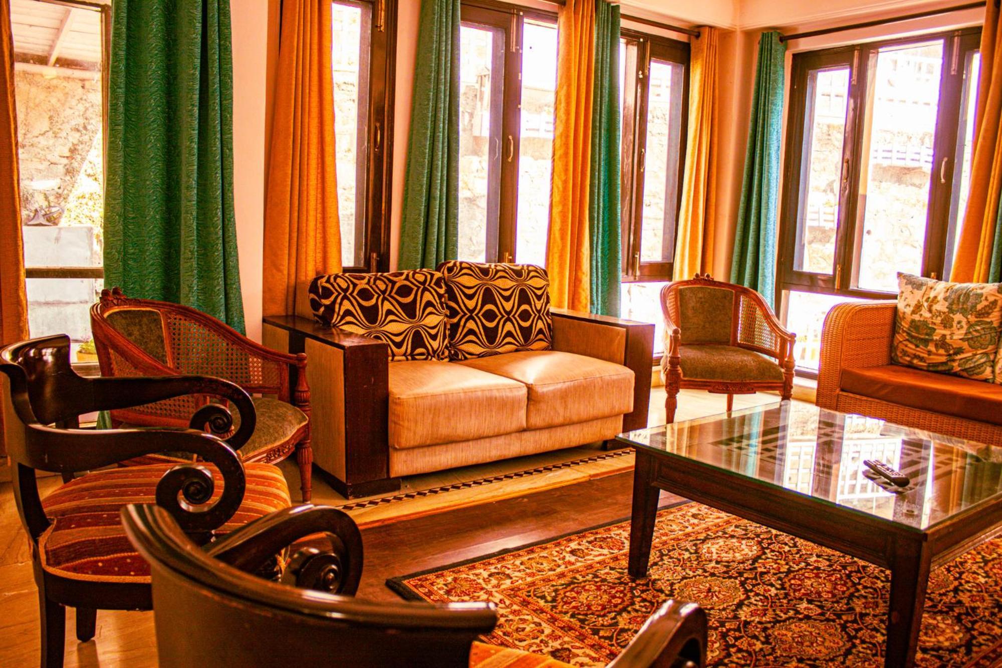 Whispering Pines Villa Shimla Exterior foto